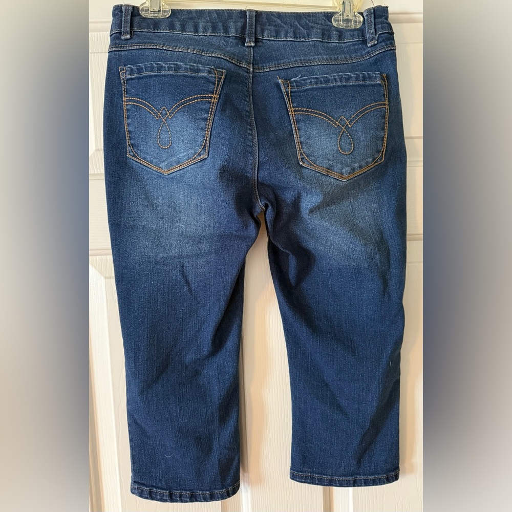 d. Jeans ladies denim shorts EUC - Picture 2 of 5